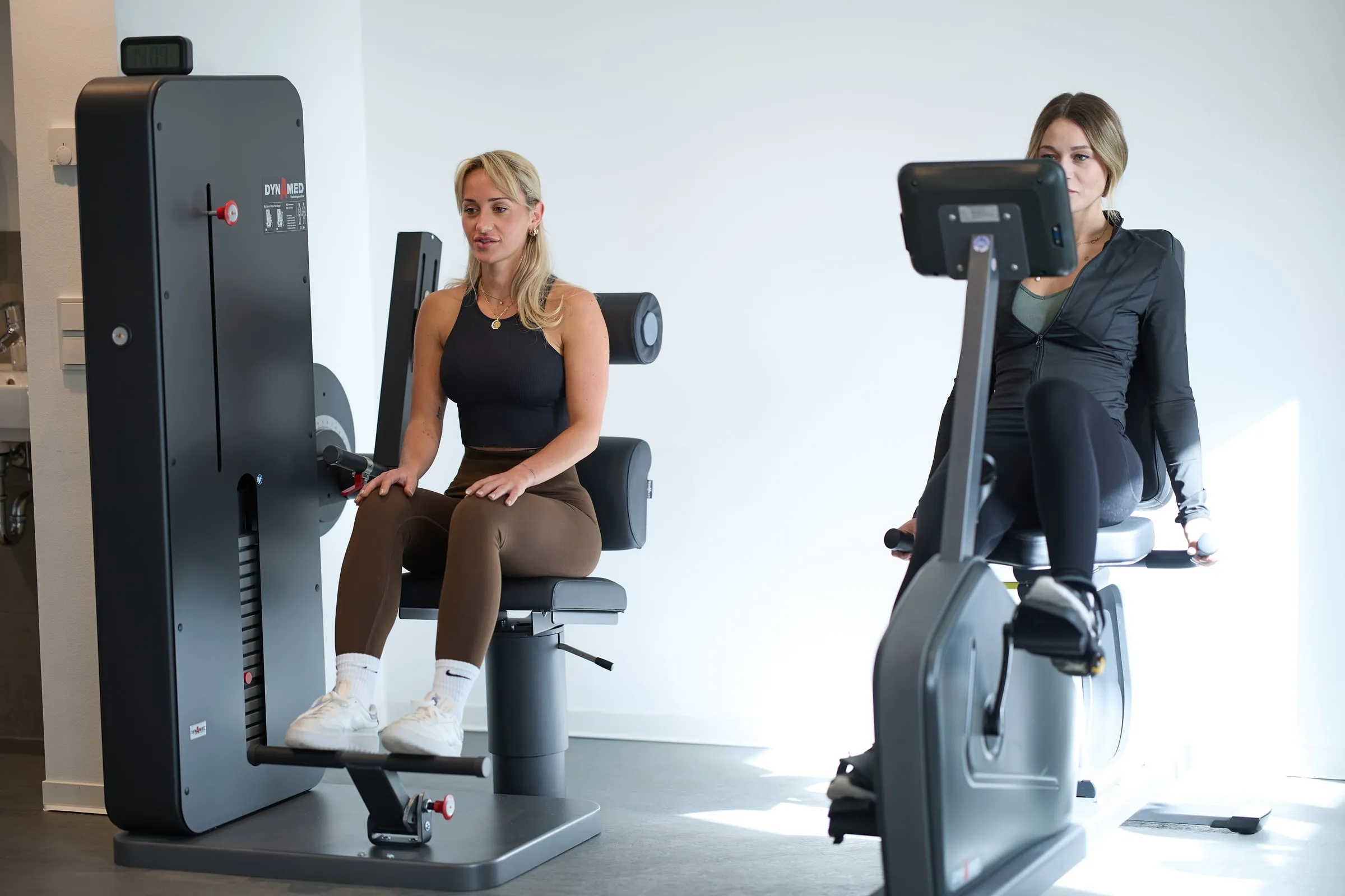 Trainingsraum mit Geräten